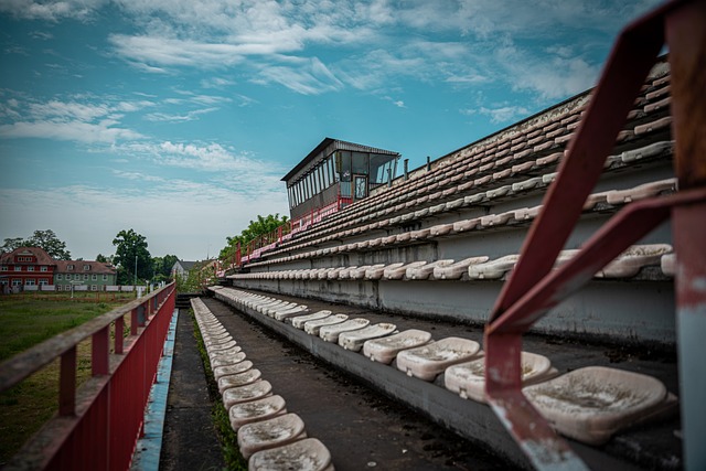 再遭失利，内马尔不满自己被换下并直接返回更衣室