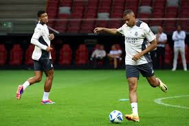 国少vs孟加拉国U17：万项、邝兆镭首发，赵松源替补